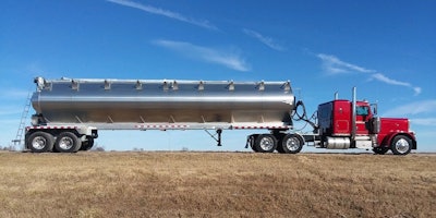 Considerations When Selecting a Bulk Feed Trailer